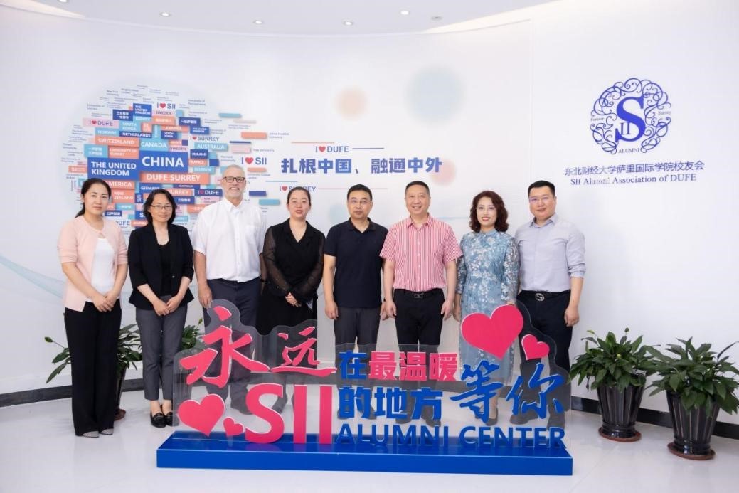 Group photo at President of UoS China Alumni Association Mr Wu Ning's visit to SII-DUFE, Sept 2025