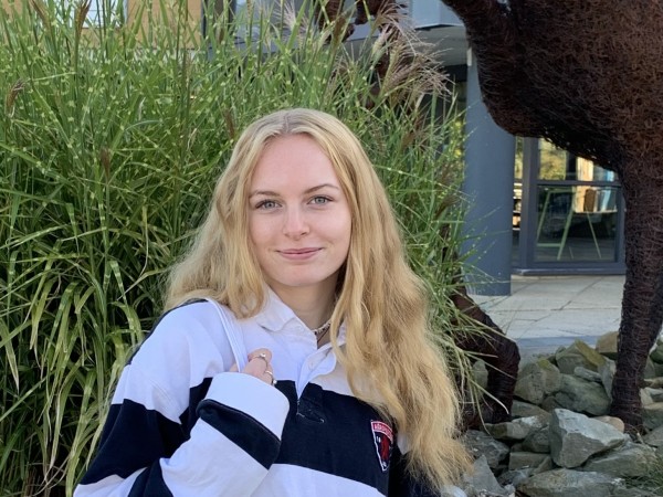 Isabel R. profile image