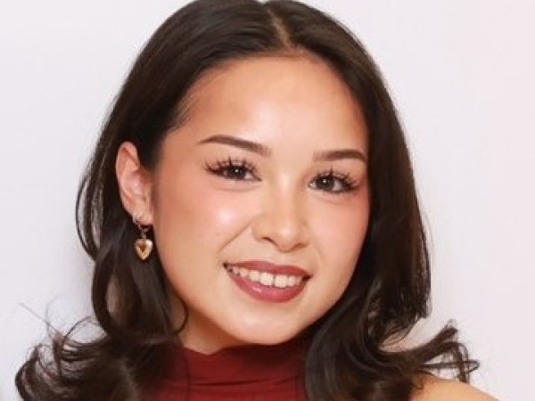 Elizabeth profile image