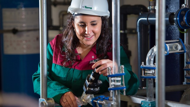 Student using the pilot plant