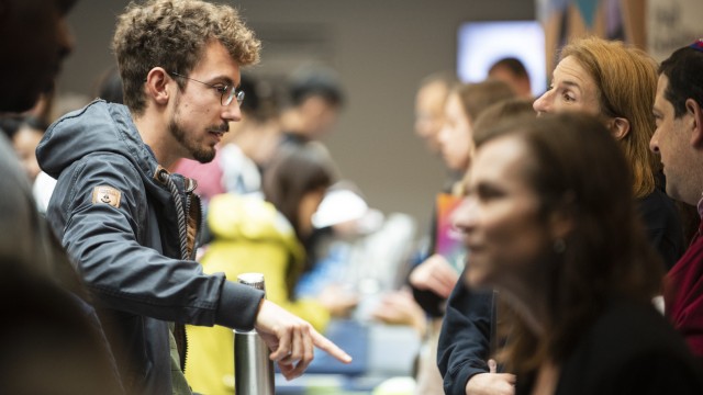 Student talks to a team member at International Orientation Day 2019