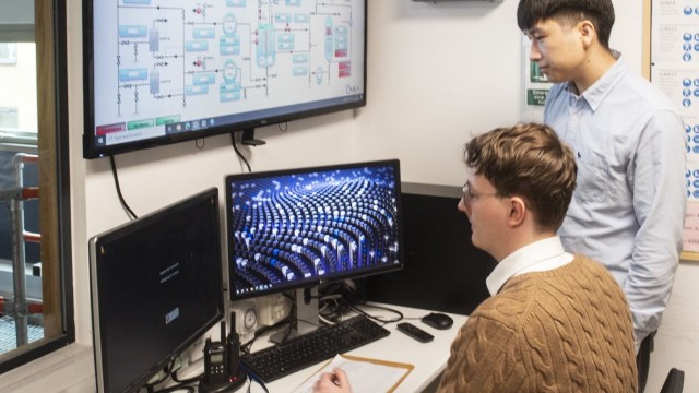 Engineers demonstrating circular technology