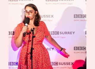 Sapphire Lally talking at a Pint of Science event
