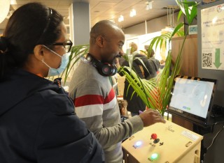 Visitors use interactive quiz