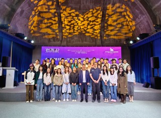 Students at Dalian Music and Culture Museum