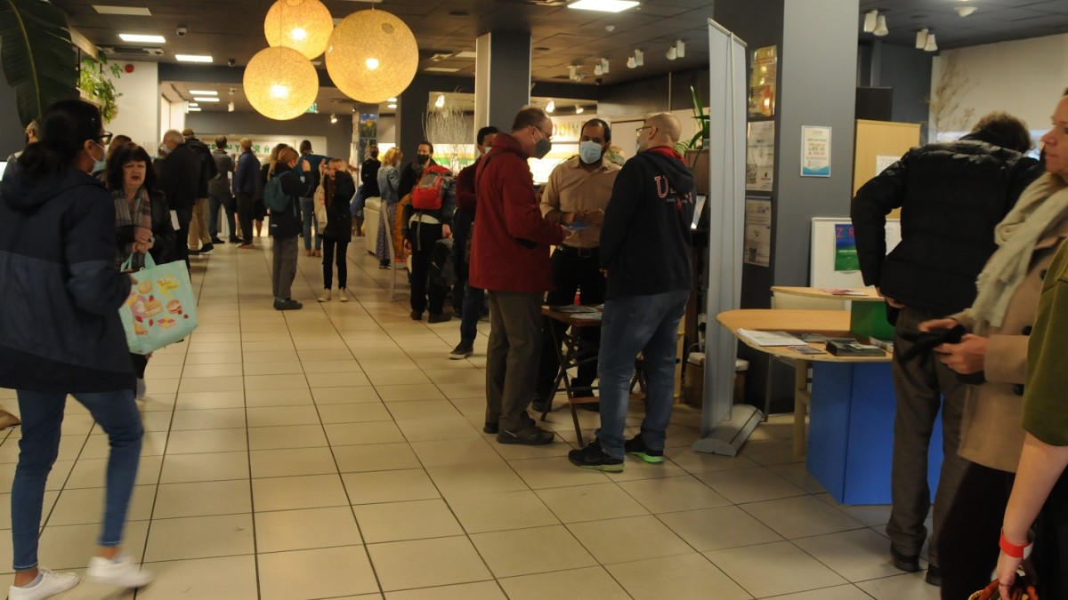 Long shot of Zero carbon Guildford launch