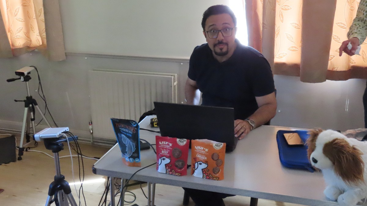 Researcher in canine study