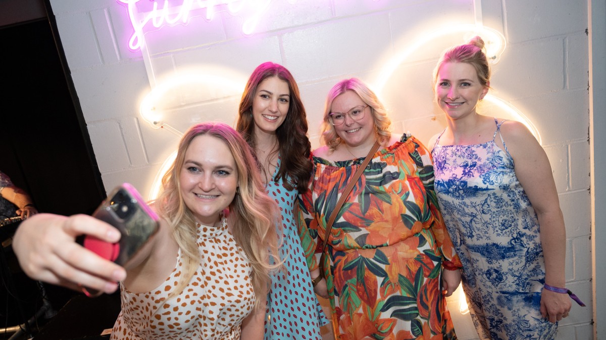 Alumni enjoying the quiz night