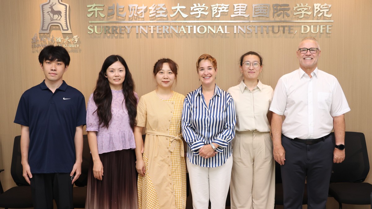 Professor Amelia Hadfield's visit to SII-DUFE with PhD students, Sept 2025